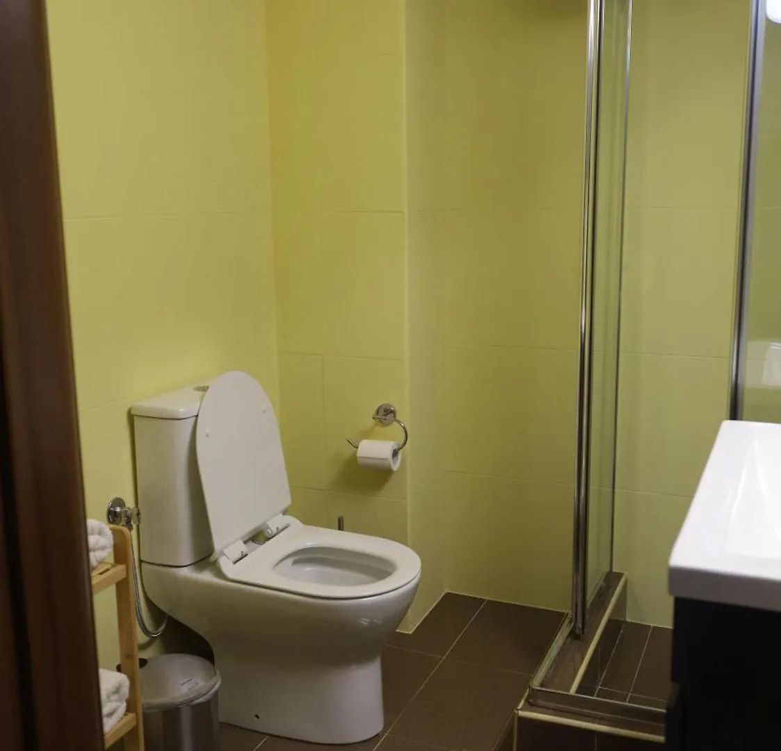 Modern Apt 2 With Parking Paid, 100M From Metro Thessaloniki