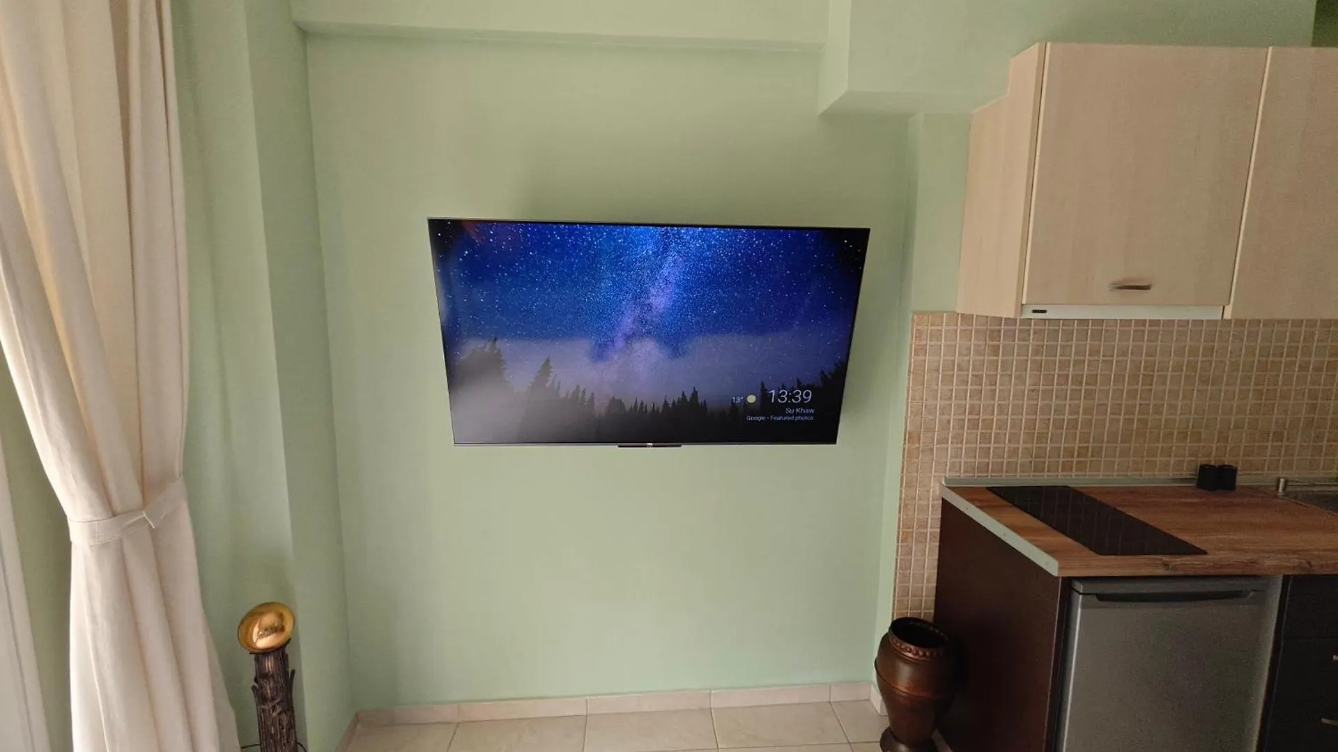 Modern Apt 2 With Parking Paid, 100M From Metro Thessaloniki Griekenland